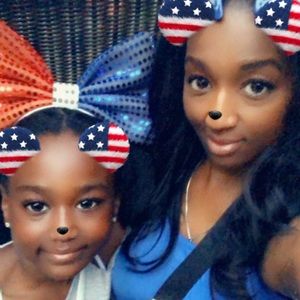 Meet your Posher, Crystal